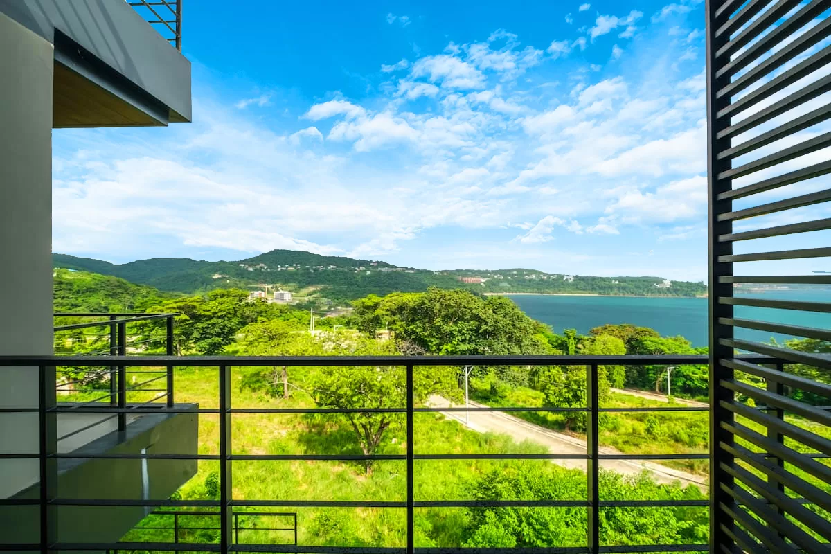Cliff House Nasugbu - balcony 4