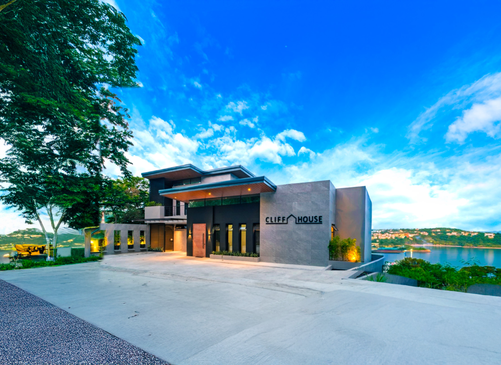 Cliff House Nasugbu - villa Front View 3
