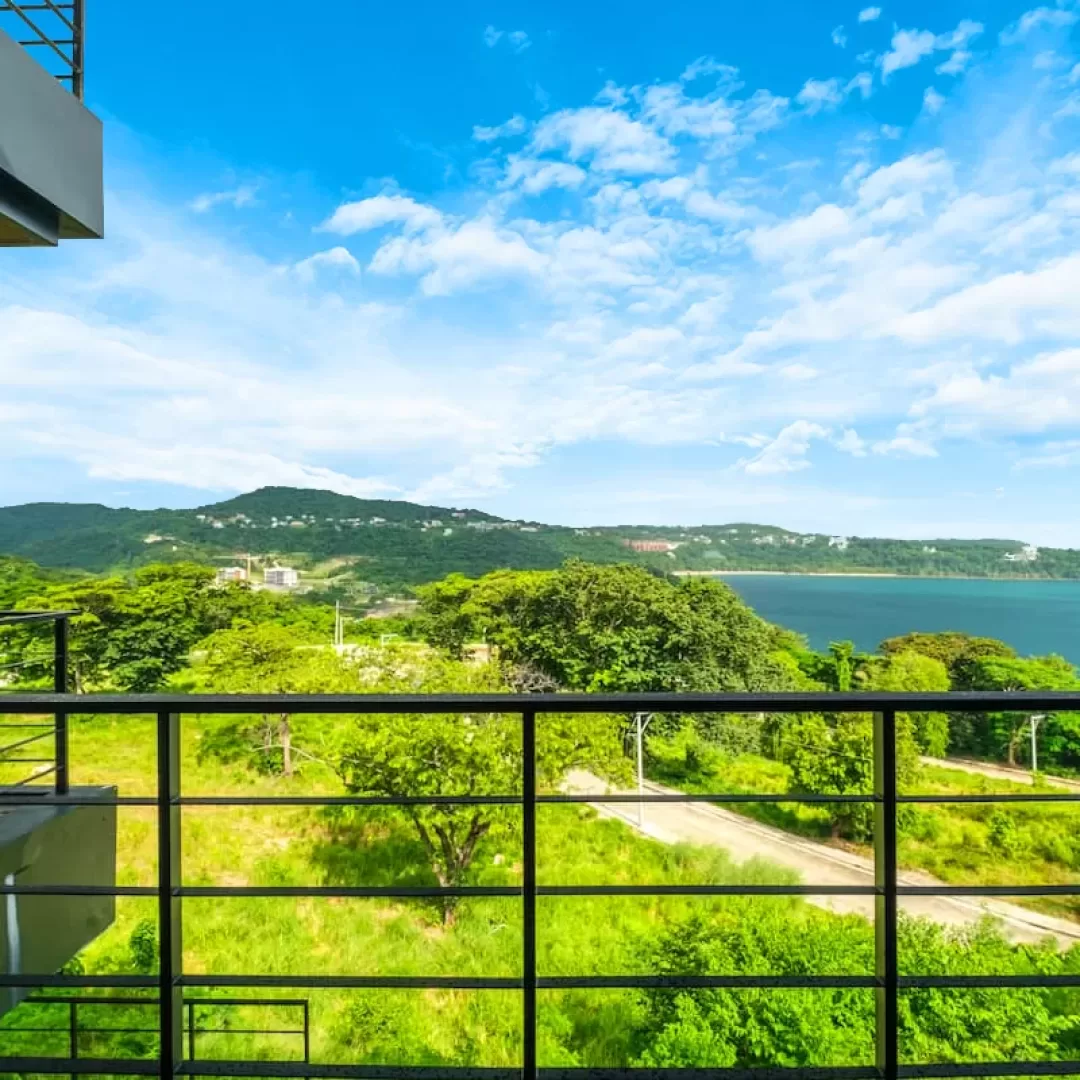 Cliff House Nasugbu - cliff view